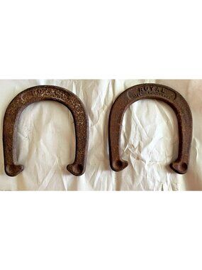 2 vtg Royal iron metal rustic horseshoes farmhouse barn western decor good luck